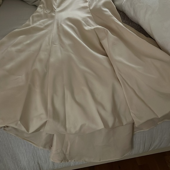 Dress - Picture 5 of 6